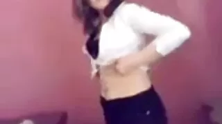 මෙම redhead ඇය පුසව හා මෙම සිට කාඞ් යනවා.