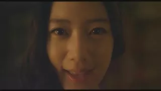 Twins fuck Kisankanna from two sides.